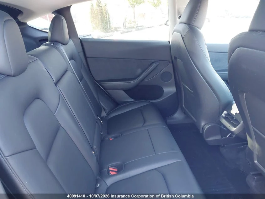 Tesla Model Y, снимка 8 - Автомобили и джипове - 56475526