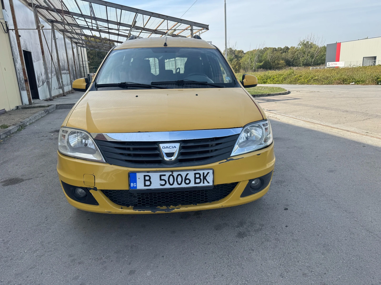 Dacia Logan 1.6 8V, снимка 3 - Автомобили и джипове - 56506359