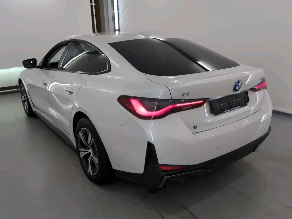 BMW i4 eDrive40  Leather LED Navi 94% SoH, снимка 3 - Автомобили и джипове - 56722659