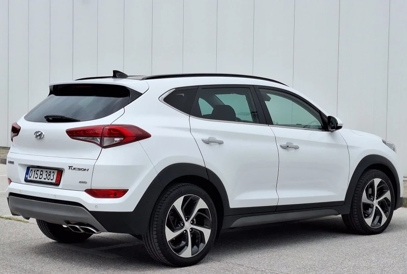 Hyundai Tucson * PREMIUM* 2.0CRDI 185кс4x4  СЕРВИЗНА ИСТОРИЯ, снимка 5 - Автомобили и джипове - 50541300