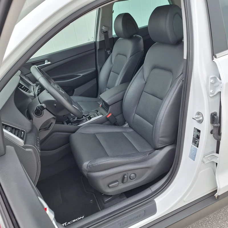 Hyundai Tucson * PREMIUM* 2.0CRDI 185кс4x4  СЕРВИЗНА ИСТОРИЯ, снимка 10 - Автомобили и джипове - 50541300