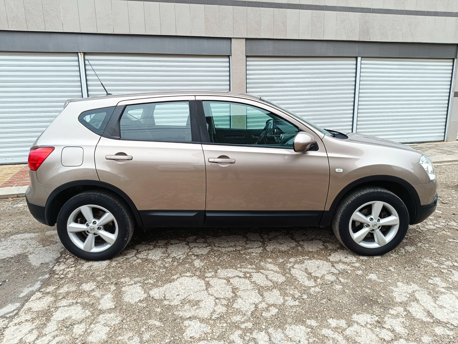 Nissan Qashqai 2.0 141кс автоматик - изображение 7