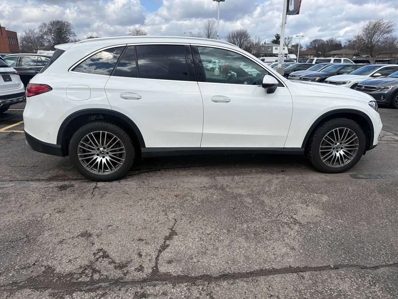 Mercedes-Benz GLC 300 * 360 * ПОДГРЕВИ * ПАМЕТ * ЛИЦЕНЗИРАН ДИЛЪР, снимка 12 - Автомобили и джипове - 54084249