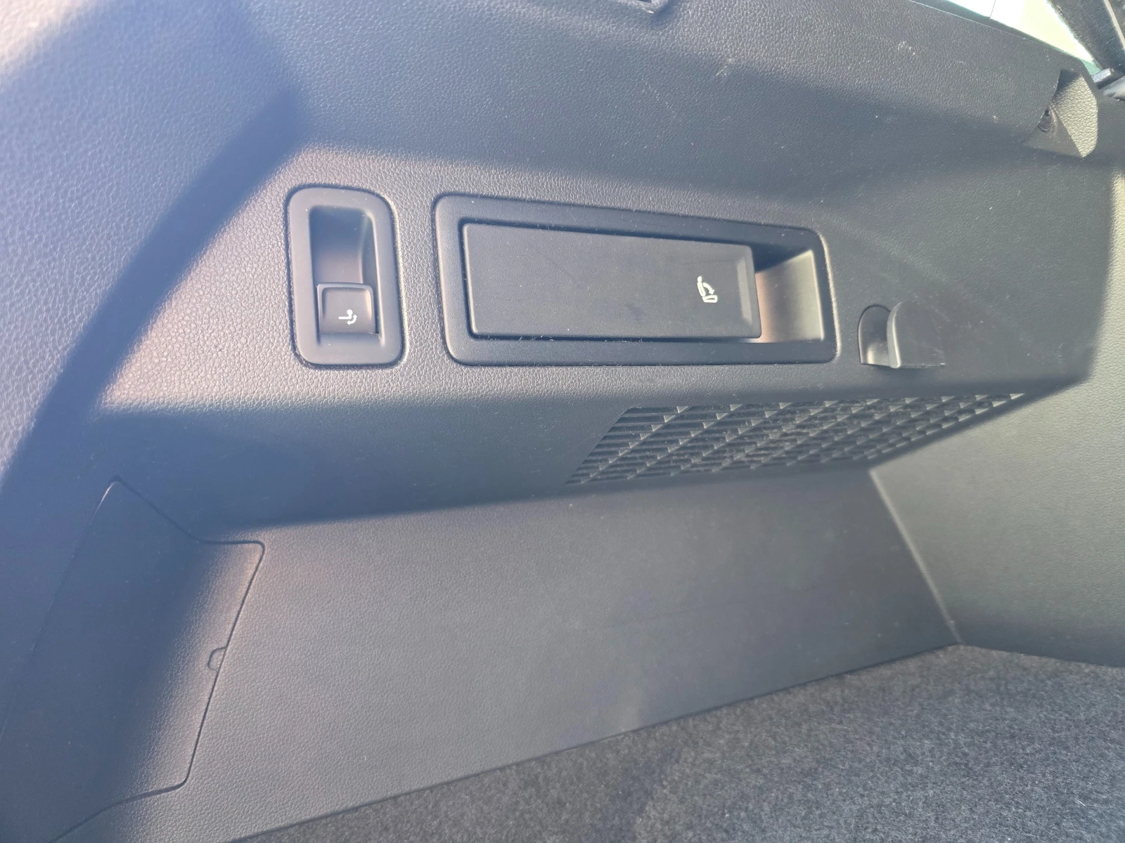 VW Tiguan 1.5TSI 150hp* Camera 360 * Panorama* Distronic, снимка 15 - Автомобили и джипове - 54211922