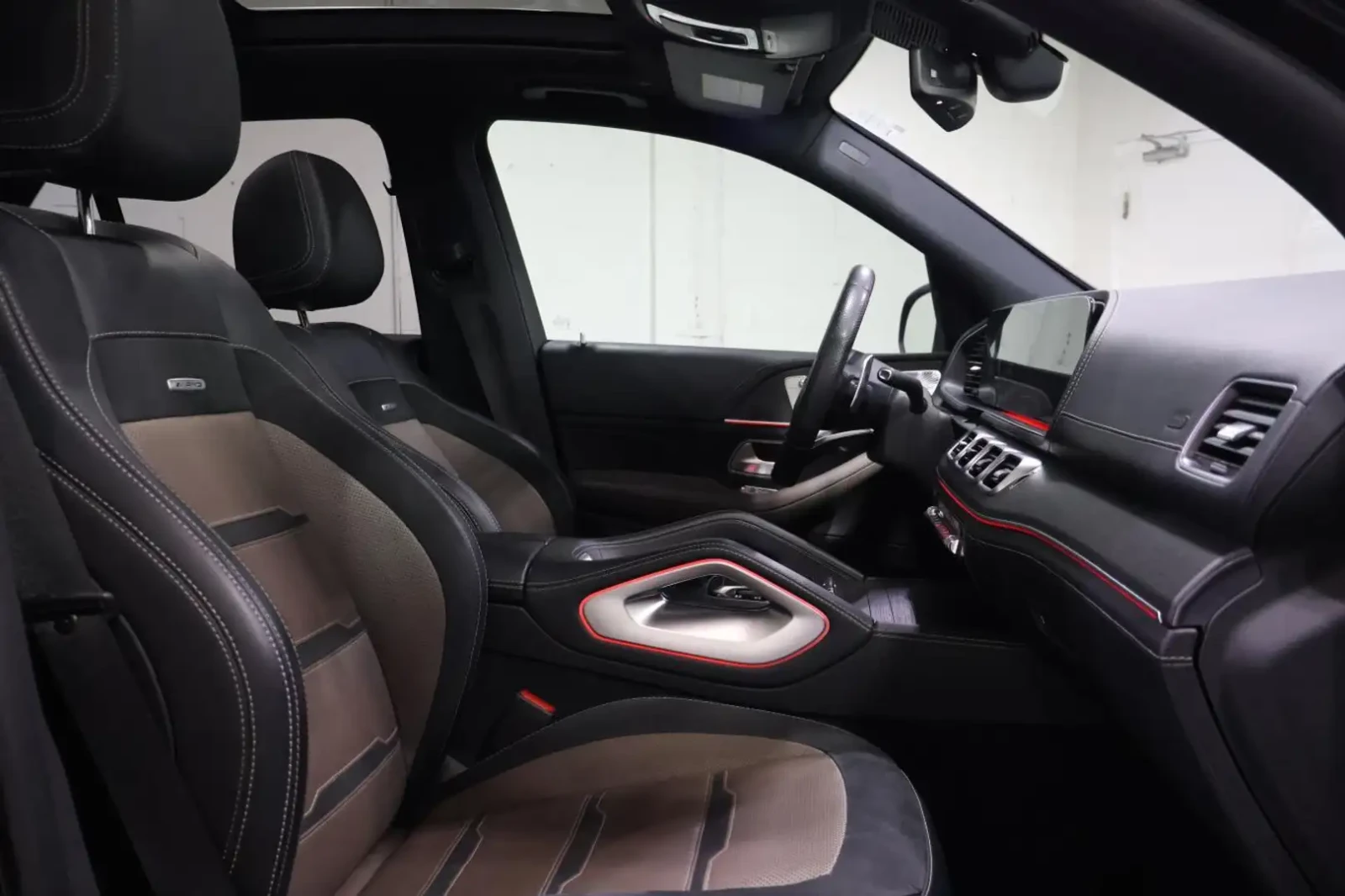 Mercedes-Benz GLE 53 4MATIC burmester* multibeam led* Parking Assist, снимка 8 - Автомобили и джипове - 54799038