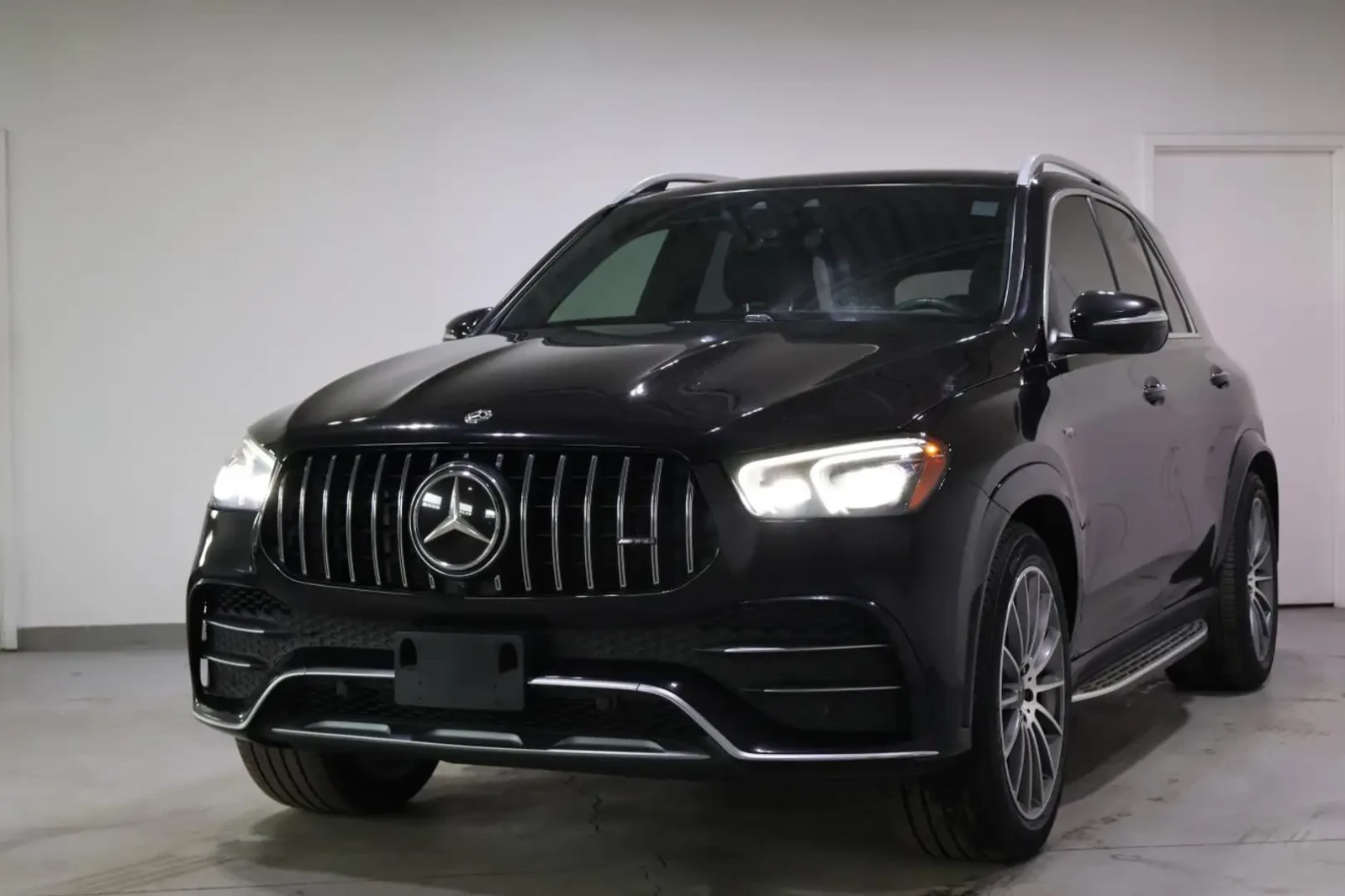 Mercedes-Benz GLE 53 4MATIC burmester* multibeam led* Parking Assist, снимка 2 - Автомобили и джипове - 54799038