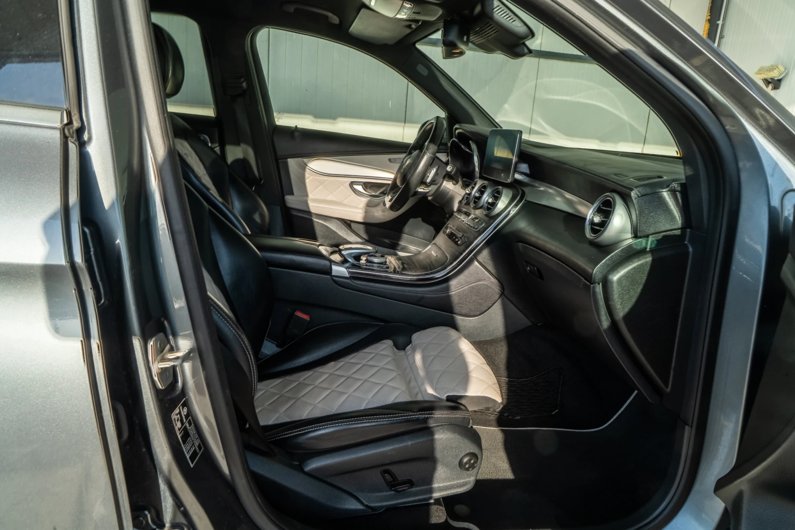 Mercedes-Benz GLC 250 AMG = EDITION 1 = DESIGNO = ГАРАНЦИЯ = ЛИЗИНГ, снимка 8 - Автомобили и джипове - 55646896