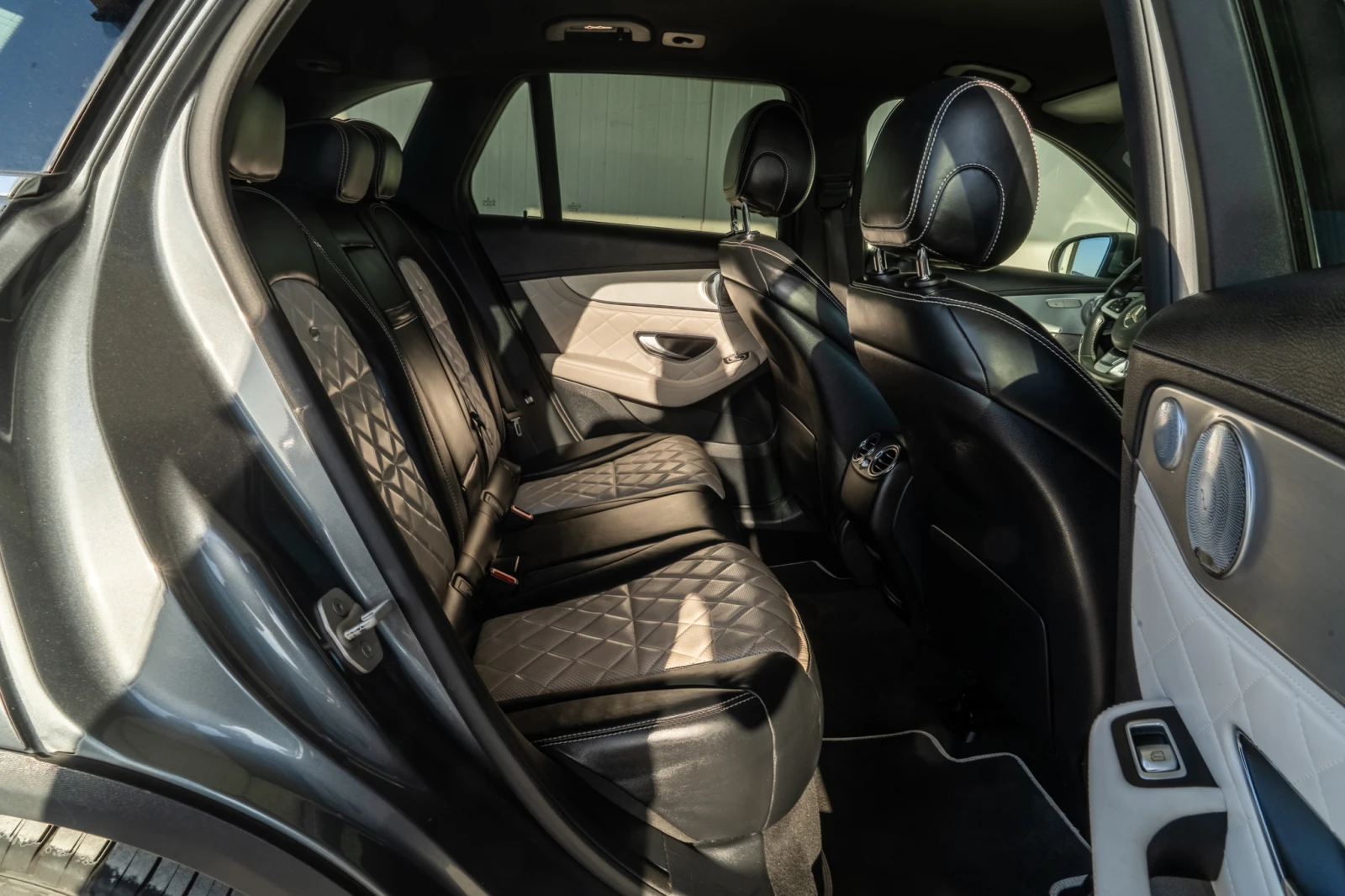 Mercedes-Benz GLC 250 AMG = EDITION 1 = DESIGNO = ГАРАНЦИЯ = ЛИЗИНГ, снимка 9 - Автомобили и джипове - 55646896