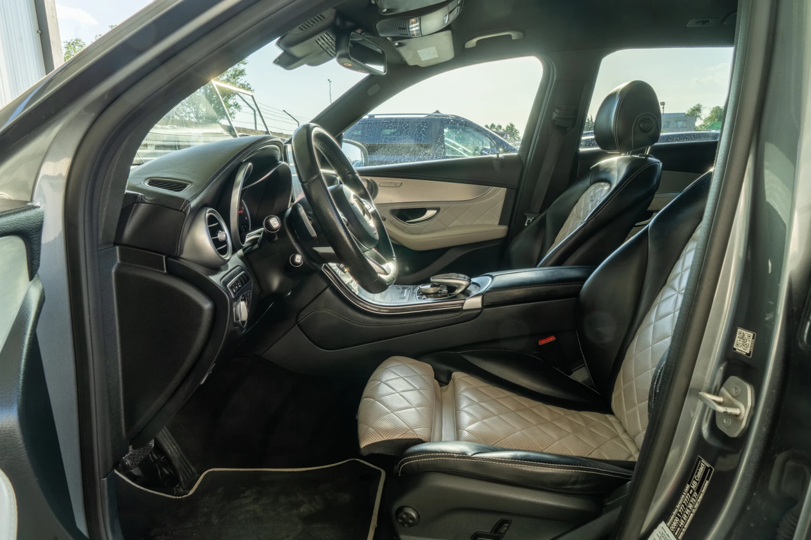 Mercedes-Benz GLC 250 AMG = EDITION 1 = DESIGNO = ГАРАНЦИЯ = ЛИЗИНГ, снимка 10 - Автомобили и джипове - 55646896