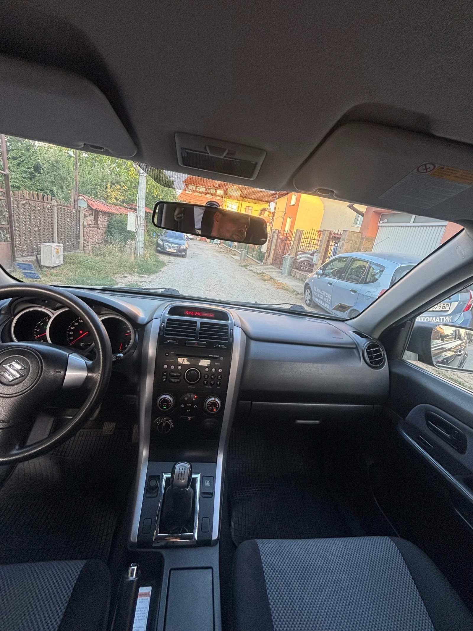 Suzuki Grand vitara 2.0 DDiS, снимка 8 - Автомобили и джипове - 55657295