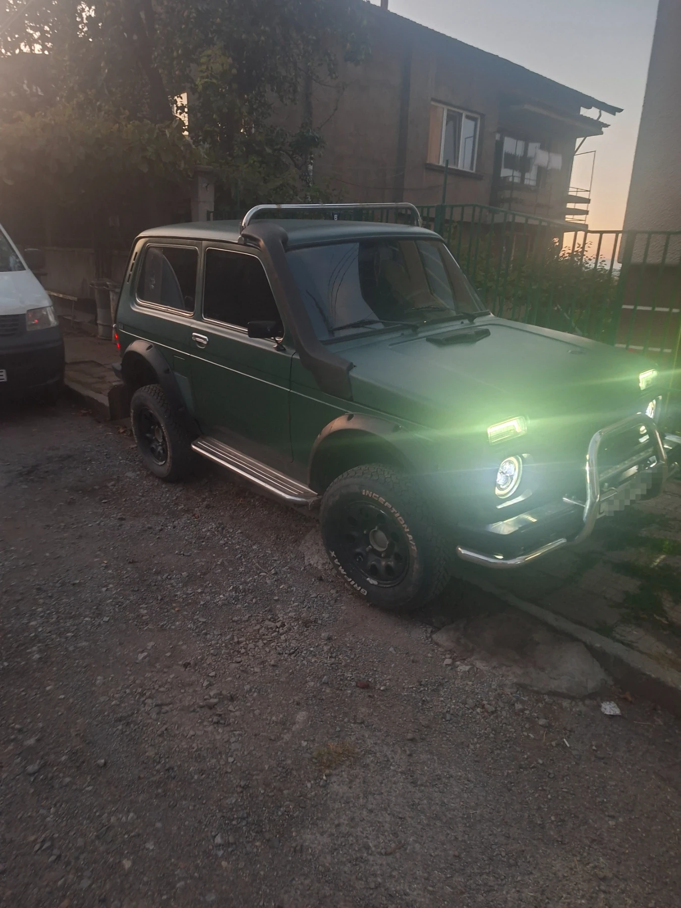 Lada Niva 1 , 7 i, снимка 6 - Автомобили и джипове - 56121855