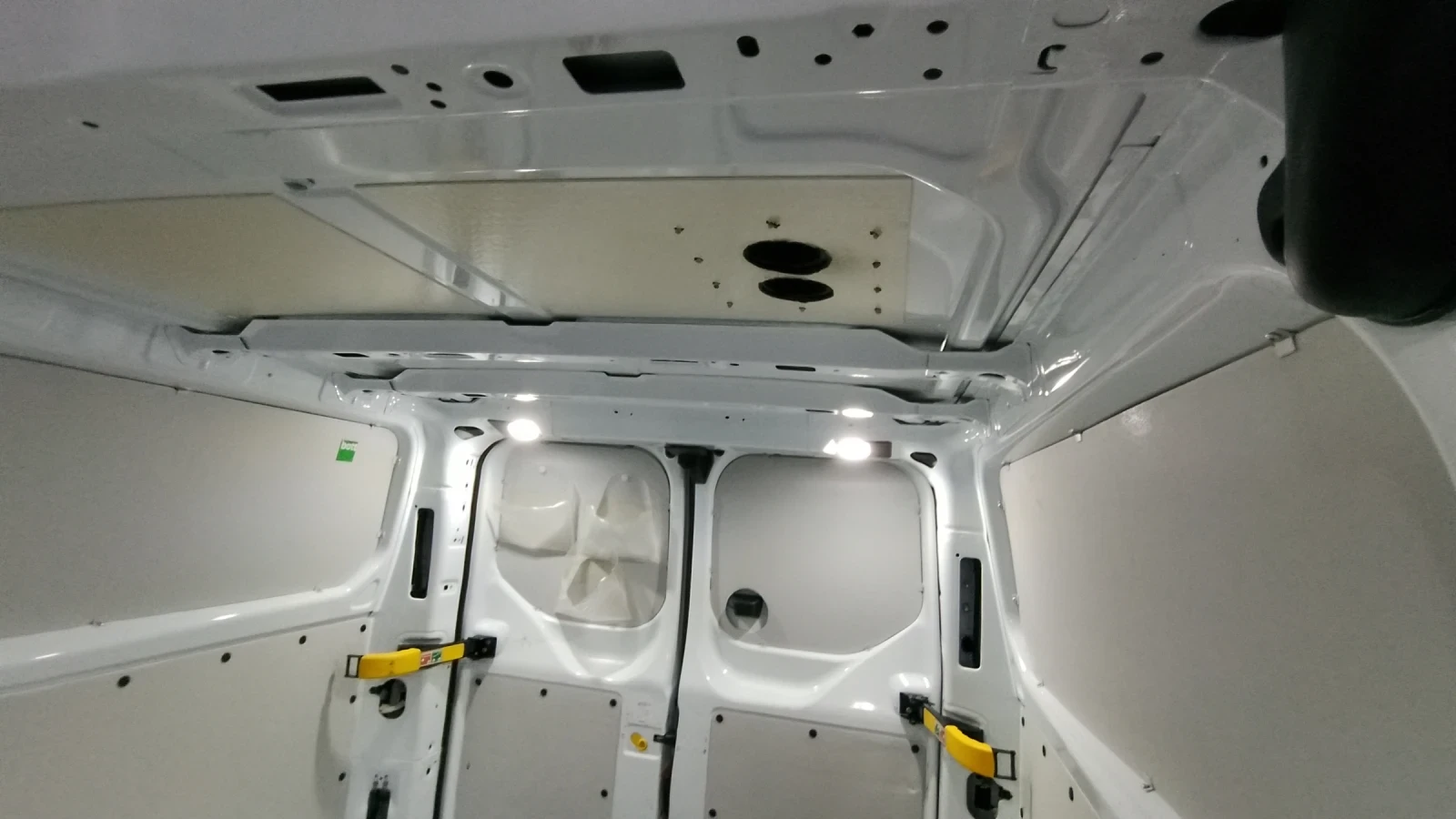 Ford Transit Custom 2.0 TDCI 130 L2 ECO BLUE HYBRID, снимка 11 - Бусове и автобуси - 54248696