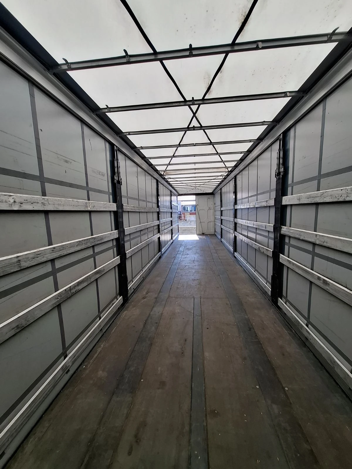 Полуремарке Krone Profi Liner SD, снимка 9 - Ремаркета - 55392456