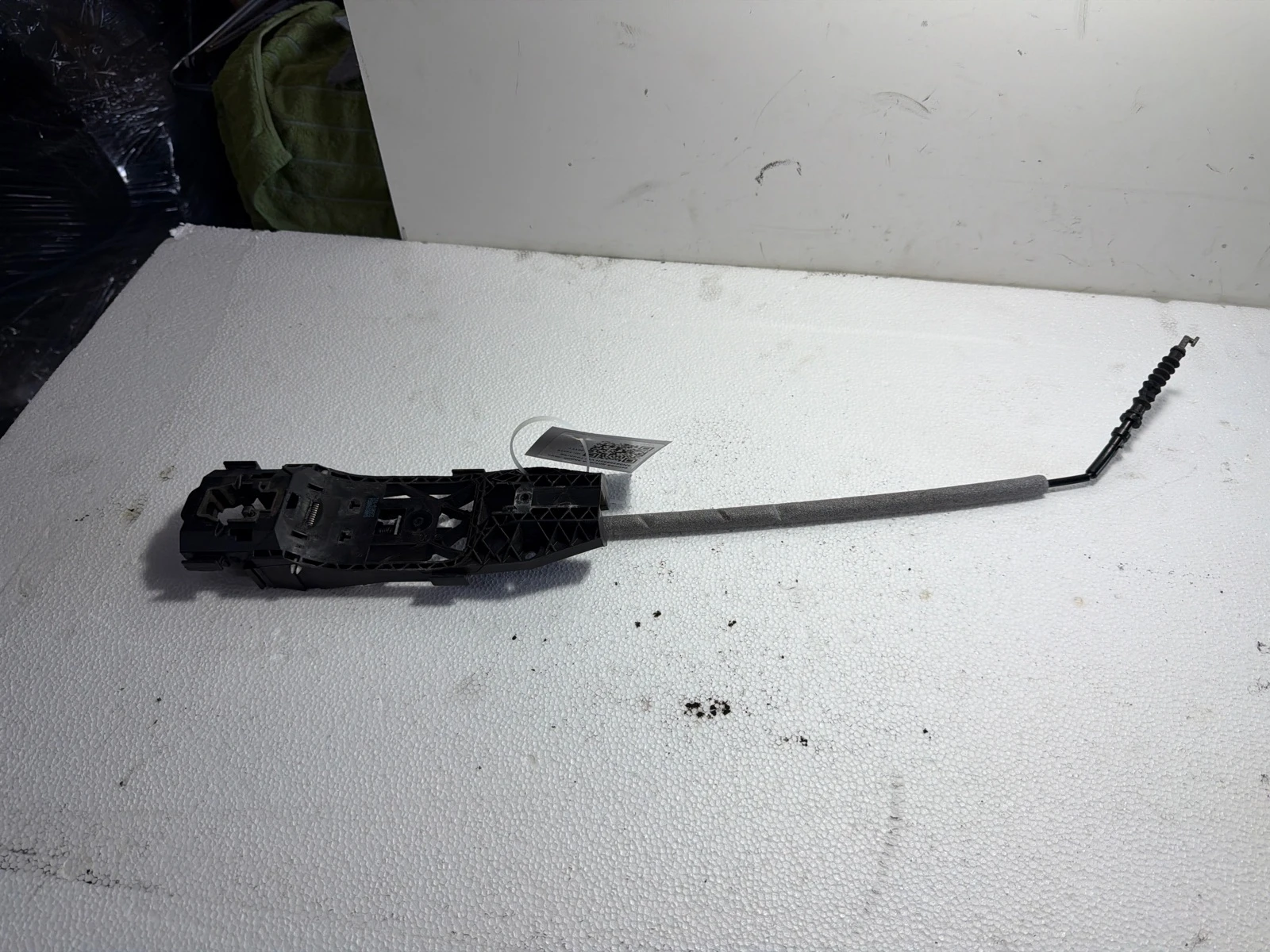 основа дръжка задна лява 5N0839885H VW Touareg