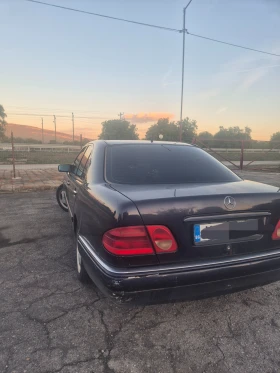 Mercedes-Benz E 200, снимка 4