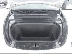 Tesla Model Y Long Range Dual Motor All-Wheel Drive, снимка 10