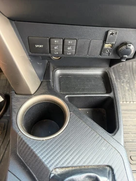 Toyota Rav4 2.0 D4D 4х4 кожа нави  , снимка 13