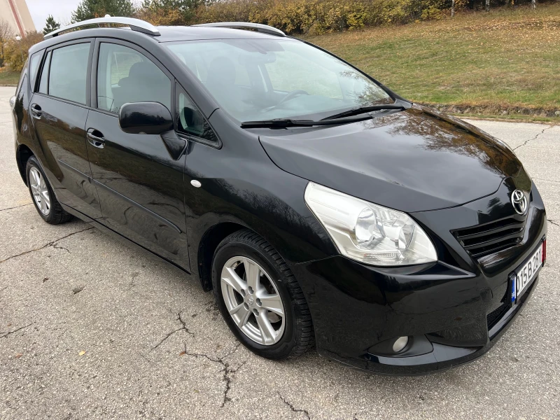 Toyota Verso 2.0 D4D/126p.s-Keyless Go/Kamera, снимка 2 - Автомобили и джипове - 47991668