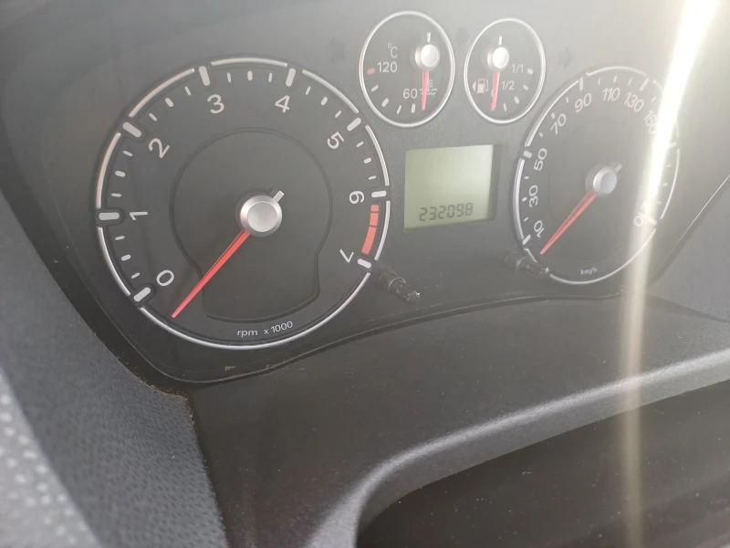 Ford Fiesta 1.4,     2008г., снимка 10 - Автомобили и джипове - 51372909