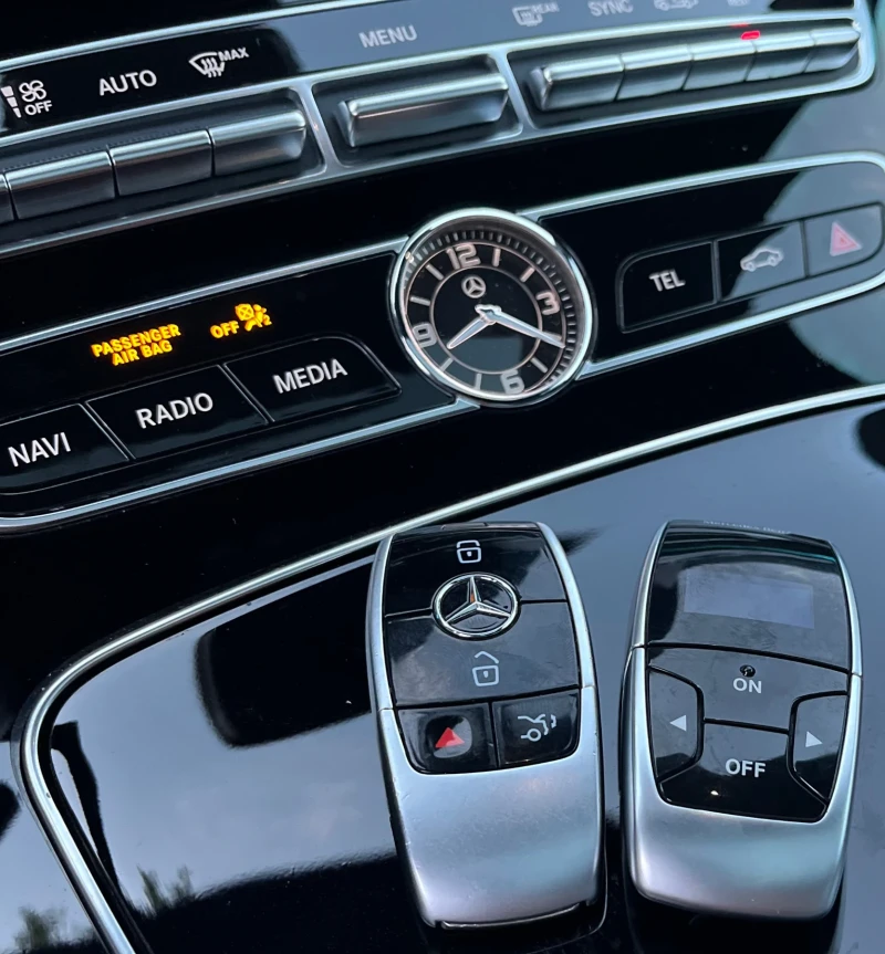 Mercedes-Benz E 53 AMG COUPE* FULL AMG* 4-MATIC* BURM* СОБСТВЕН ЛИЗИНГ, снимка 17 - Автомобили и джипове - 51390939