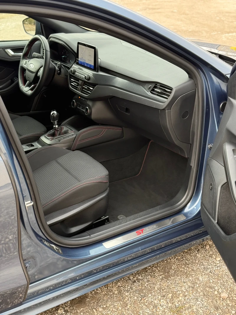Ford Focus 1.0 , ST-LINE , FULL LED , B&O , KEYLESS GO , 18  , снимка 16 - Автомобили и джипове - 52598382