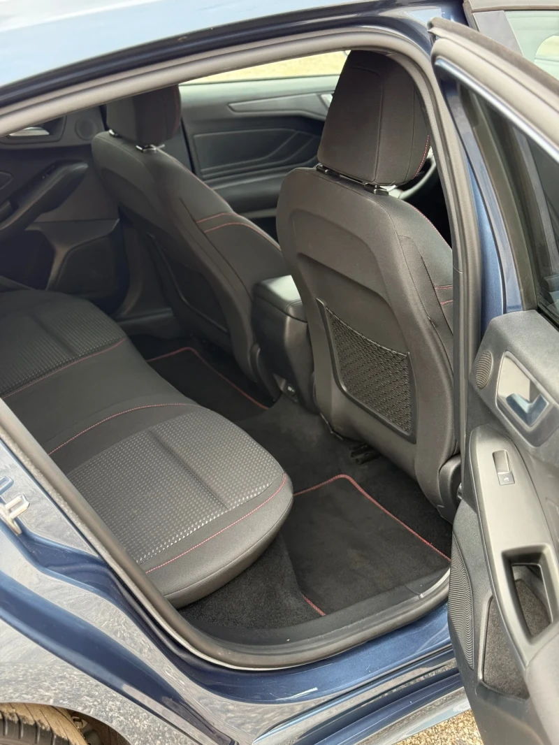 Ford Focus 1.0 , ST-LINE , FULL LED , B&O , KEYLESS GO , 18  , снимка 15 - Автомобили и джипове - 52598382