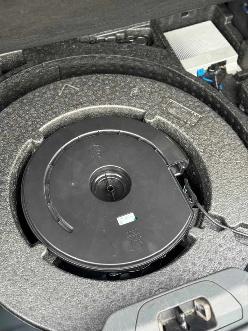 Ford Focus 1.0 , ST-LINE , FULL LED , B&O , KEYLESS GO , 18  , снимка 12 - Автомобили и джипове - 52598382