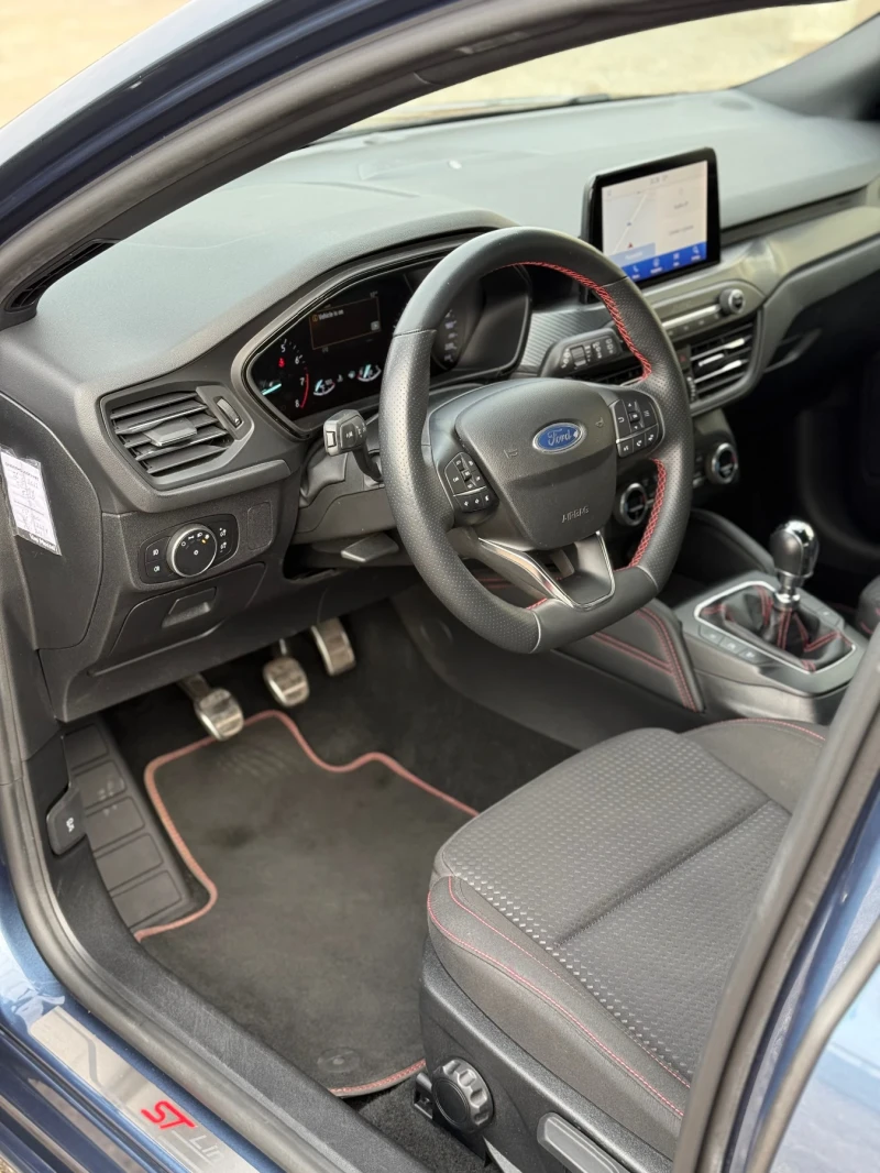 Ford Focus 1.0 , ST-LINE , FULL LED , B&O , KEYLESS GO , 18  , снимка 9 - Автомобили и джипове - 52598382