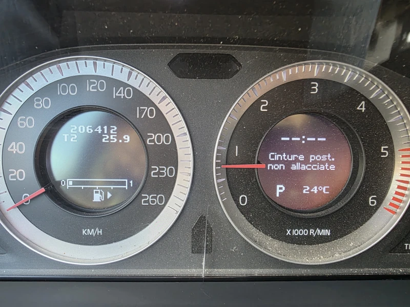 Volvo Xc70 AWD BiTurbo, снимка 9 - Автомобили и джипове - 51776122