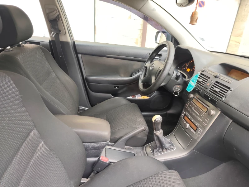 Toyota Avensis  D4D * КЛИМАТРОНИК* !ТОП!, снимка 10 - Автомобили и джипове - 53003788