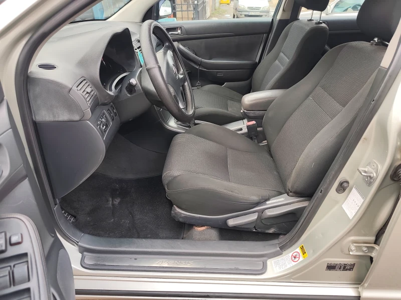 Toyota Avensis  D4D * КЛИМАТРОНИК* !ТОП!, снимка 11 - Автомобили и джипове - 53003788
