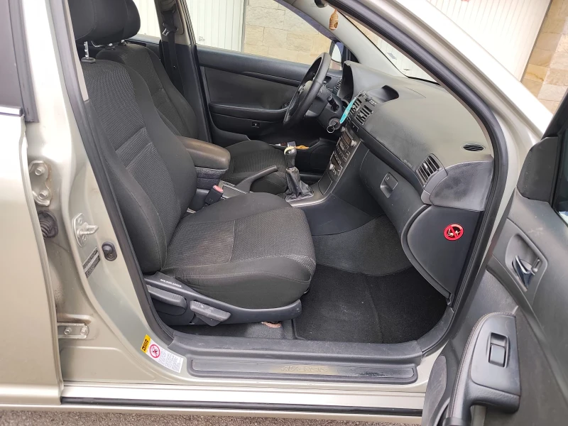 Toyota Avensis  D4D * КЛИМАТРОНИК* !ТОП!, снимка 9 - Автомобили и джипове - 53003788