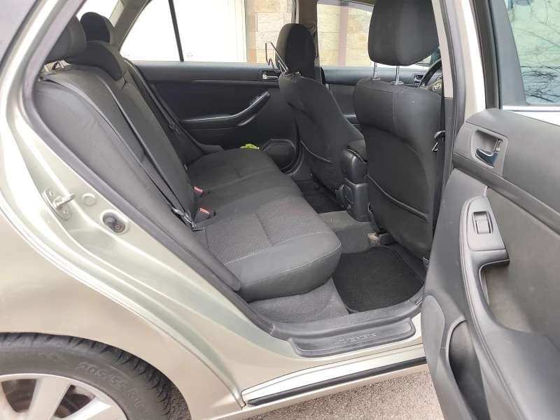 Toyota Avensis  D4D * КЛИМАТРОНИК* !ТОП!, снимка 12 - Автомобили и джипове - 53003788