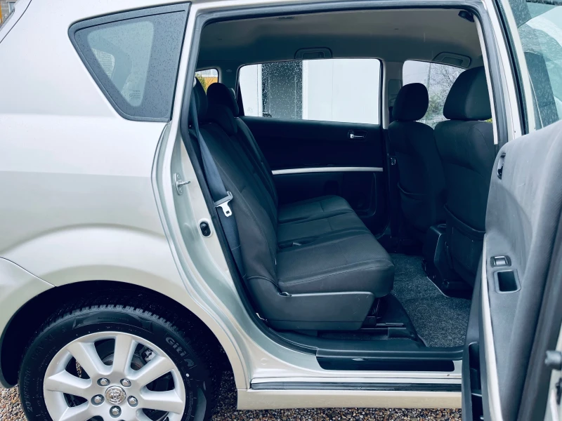 Toyota Corolla verso 1.6i  Перфектна, снимка 14 - Автомобили и джипове - 52890962