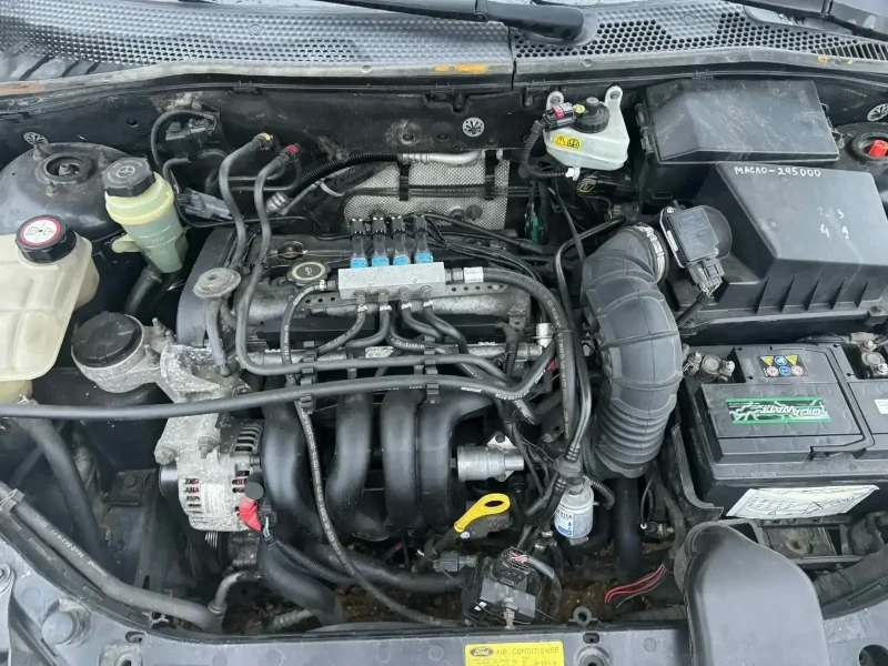 Ford Focus 1.6, снимка 5 - Автомобили и джипове - 53010518