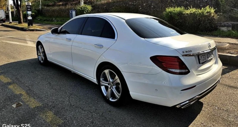 Mercedes-Benz E 300 4MATIC* 360КАМЕРА* ПОДГРЕВ* КЕЙЛЕС* , снимка 4 - Автомобили и джипове - 53343786