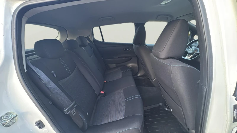 Nissan Leaf  40 KWh, снимка 15 - Автомобили и джипове - 53429606