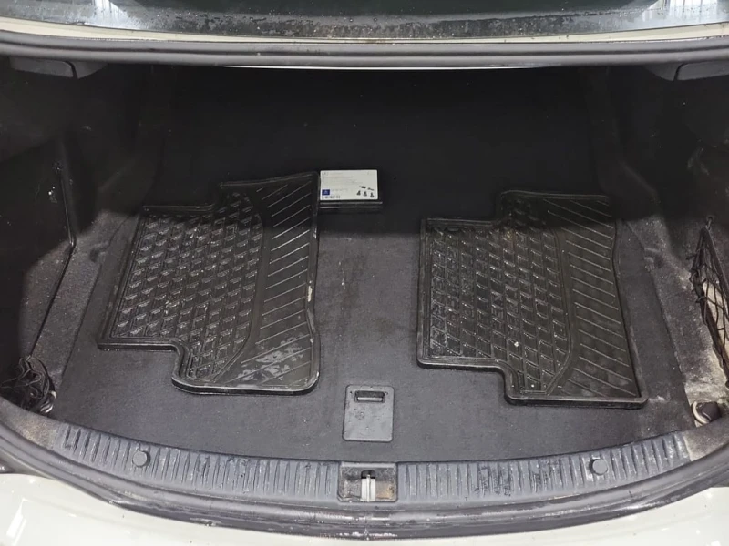 Mercedes-Benz C 300 * CARFAX * ЦЕНА ДО БГ, снимка 14 - Автомобили и джипове - 53443302