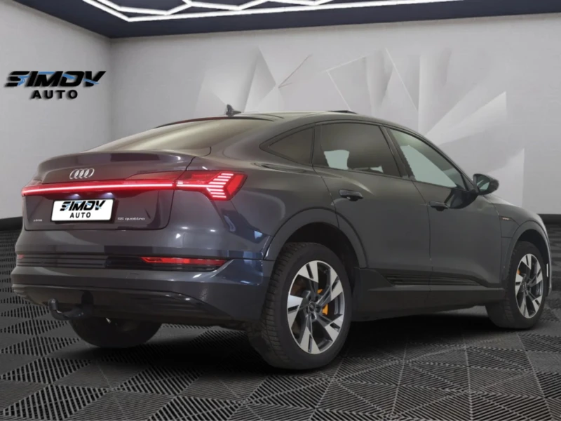 Audi E-Tron 55 SPORTBACK 95KWH QUATTRO 408КС MATRIX ШИБЕДАХ, снимка 4 - Автомобили и джипове - 53521214