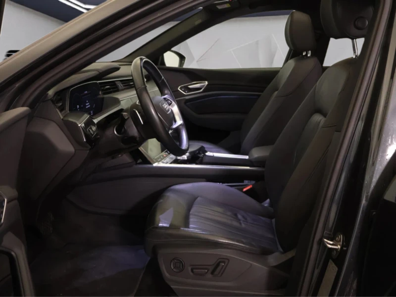 Audi E-Tron 55 SPORTBACK 95KWH QUATTRO 408КС MATRIX ШИБЕДАХ, снимка 6 - Автомобили и джипове - 53521214