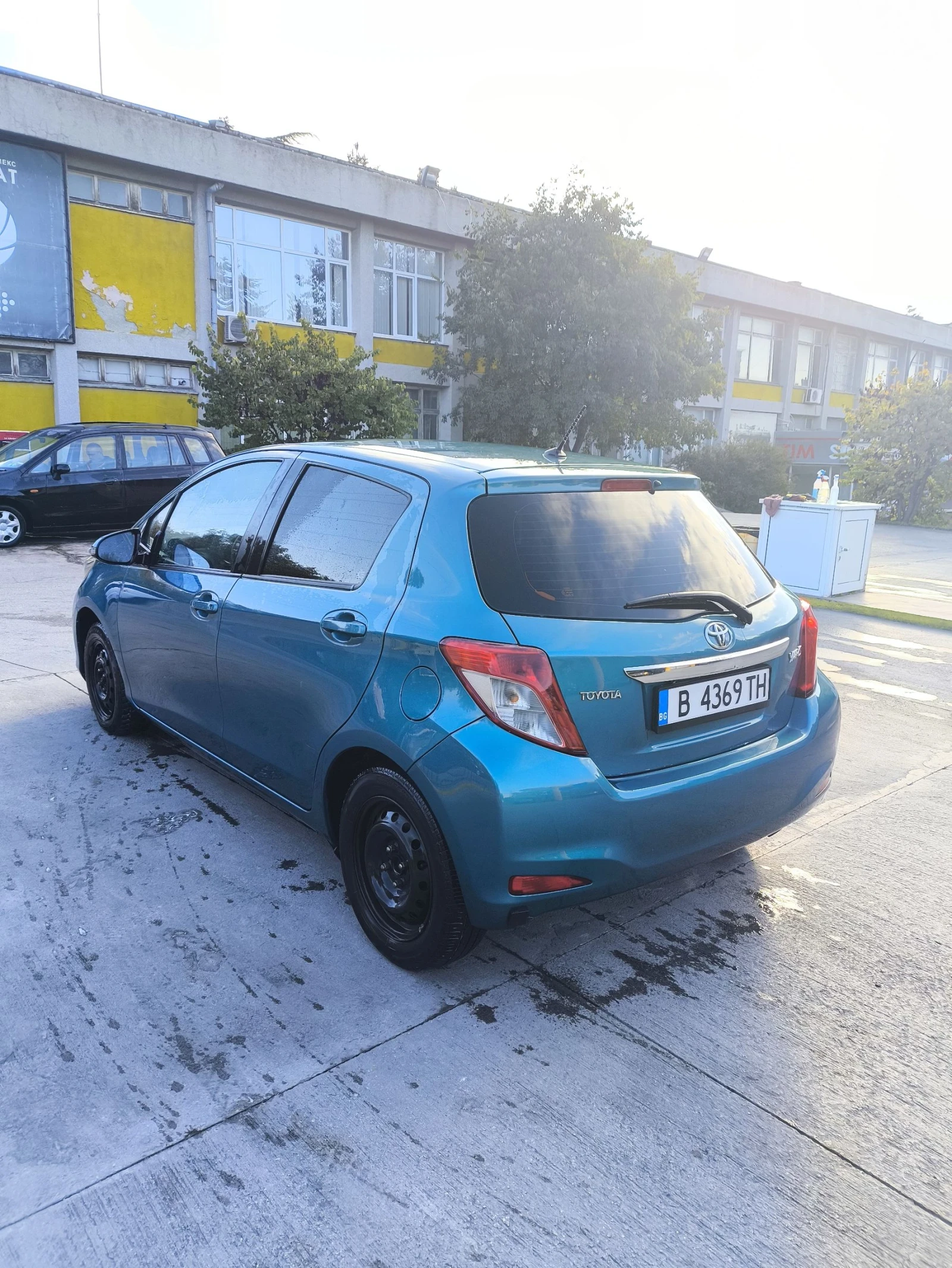 Toyota Yaris 1.33 VVT-I - изображение 4