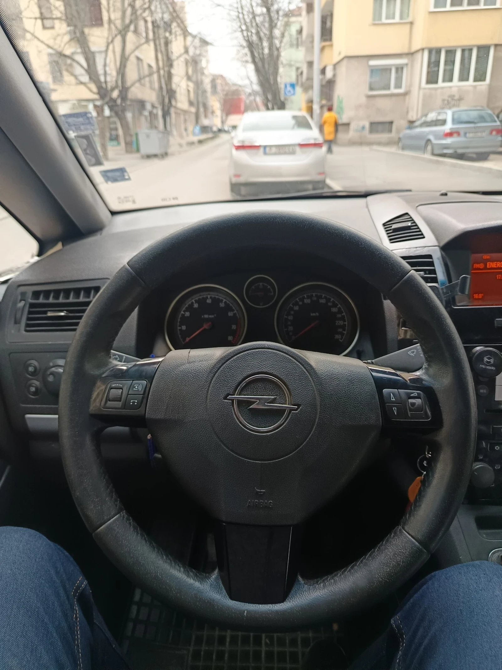 Opel Zafira СПЕШНО 1.6 + метан/газ - изображение 2