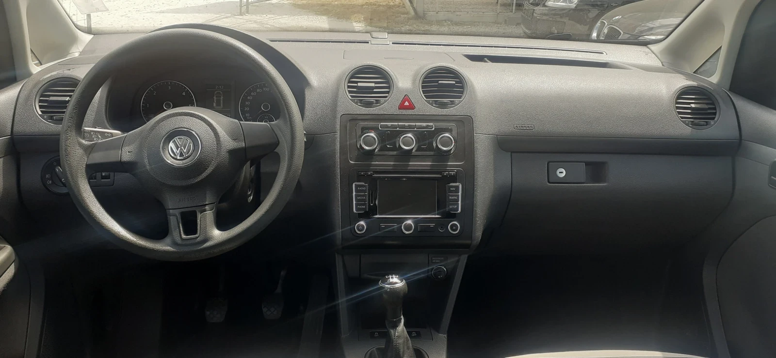 VW Caddy 1.6 TDI 102 k.c. 7 места Макси - изображение 9