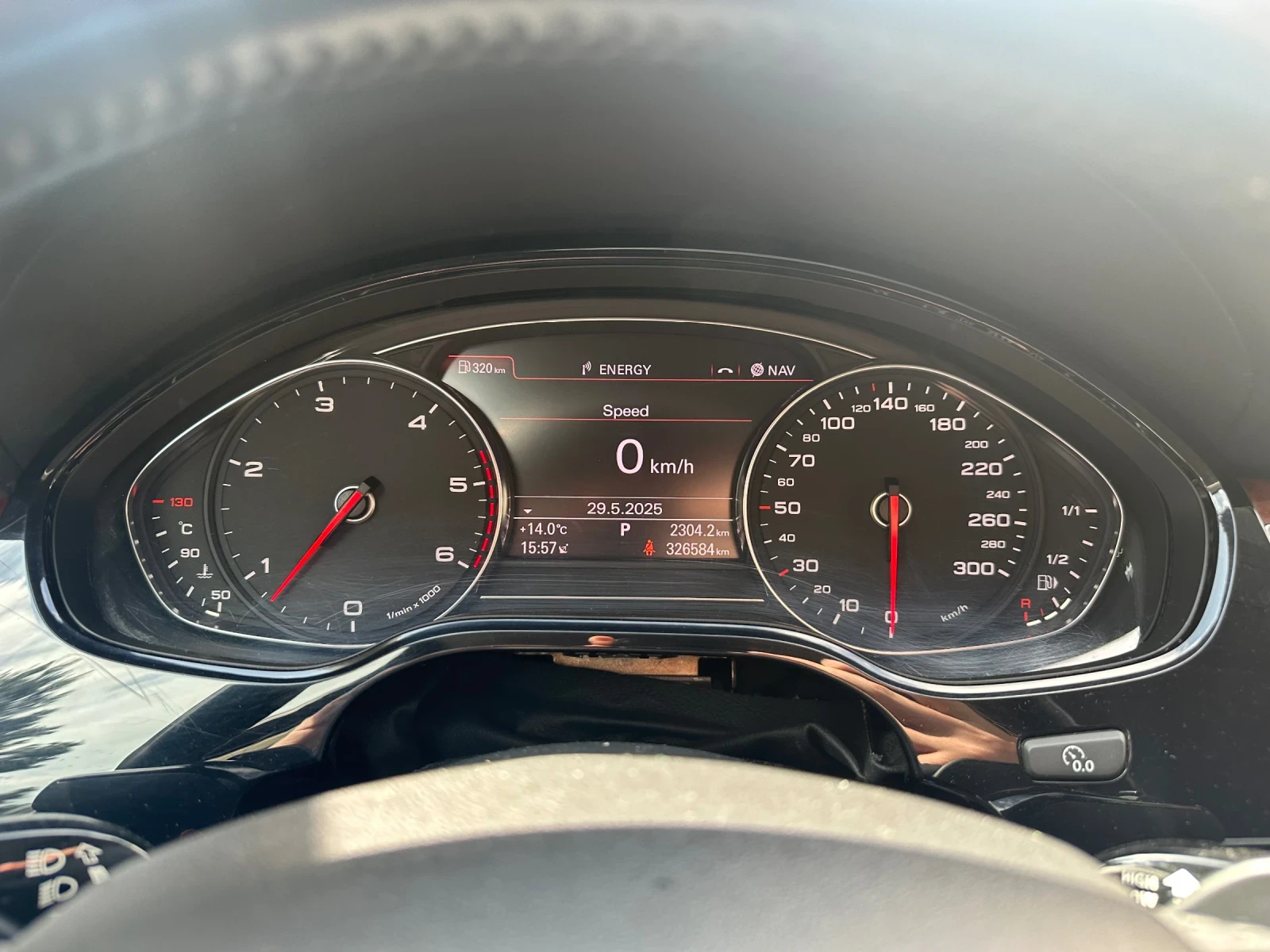 Audi A8 4.2 TDI - изображение 8