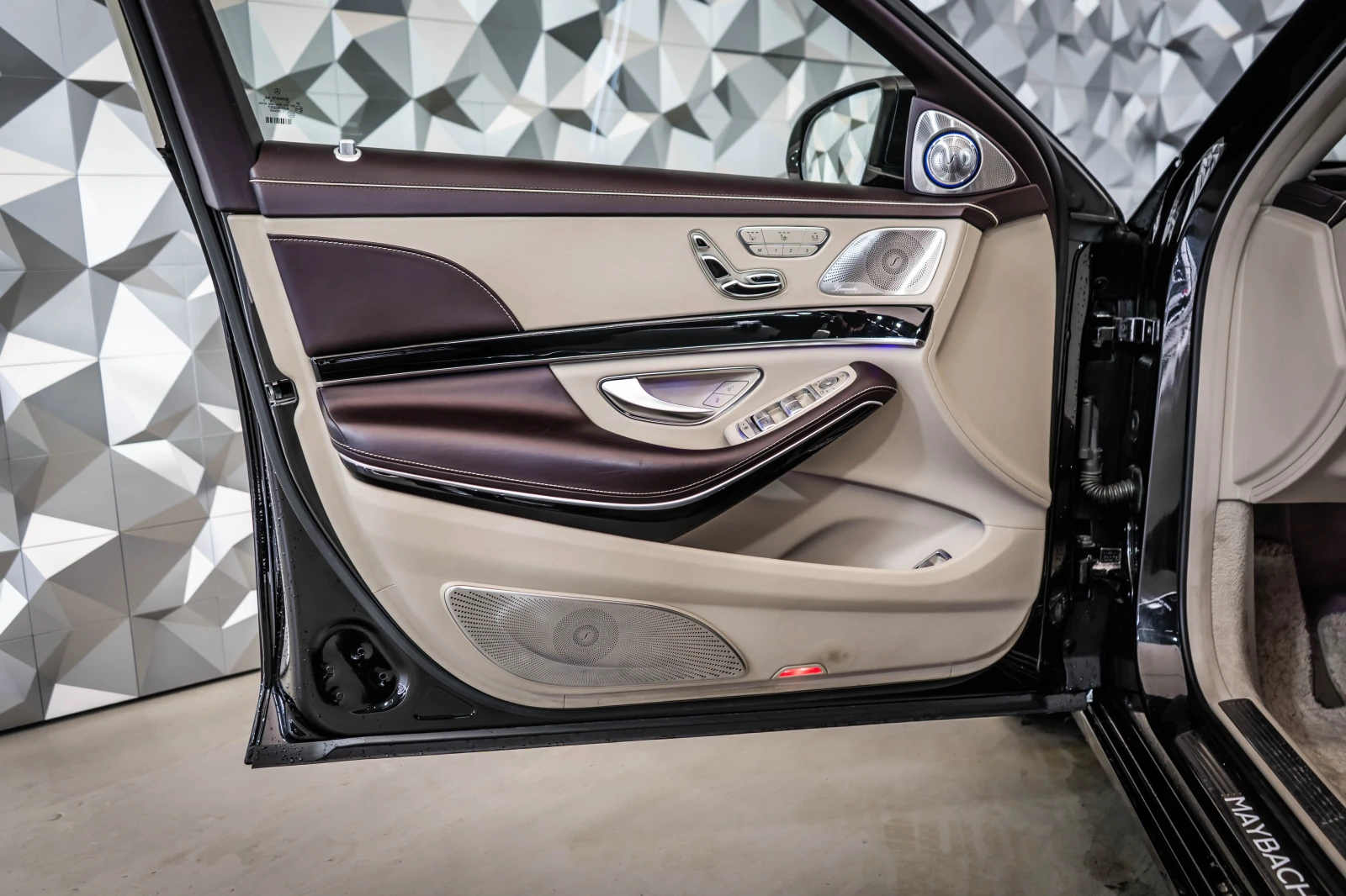 Mercedes-Benz S 560 4M Maybach* FirstClass* BurmHighEnd* DesignoExkl*  - изображение 7