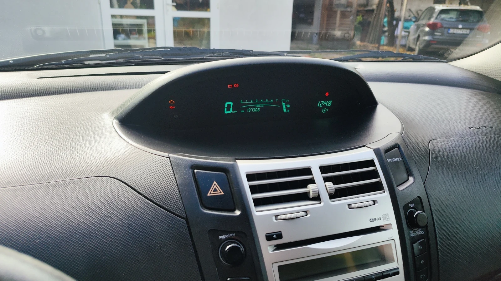 Toyota Yaris  - изображение 2