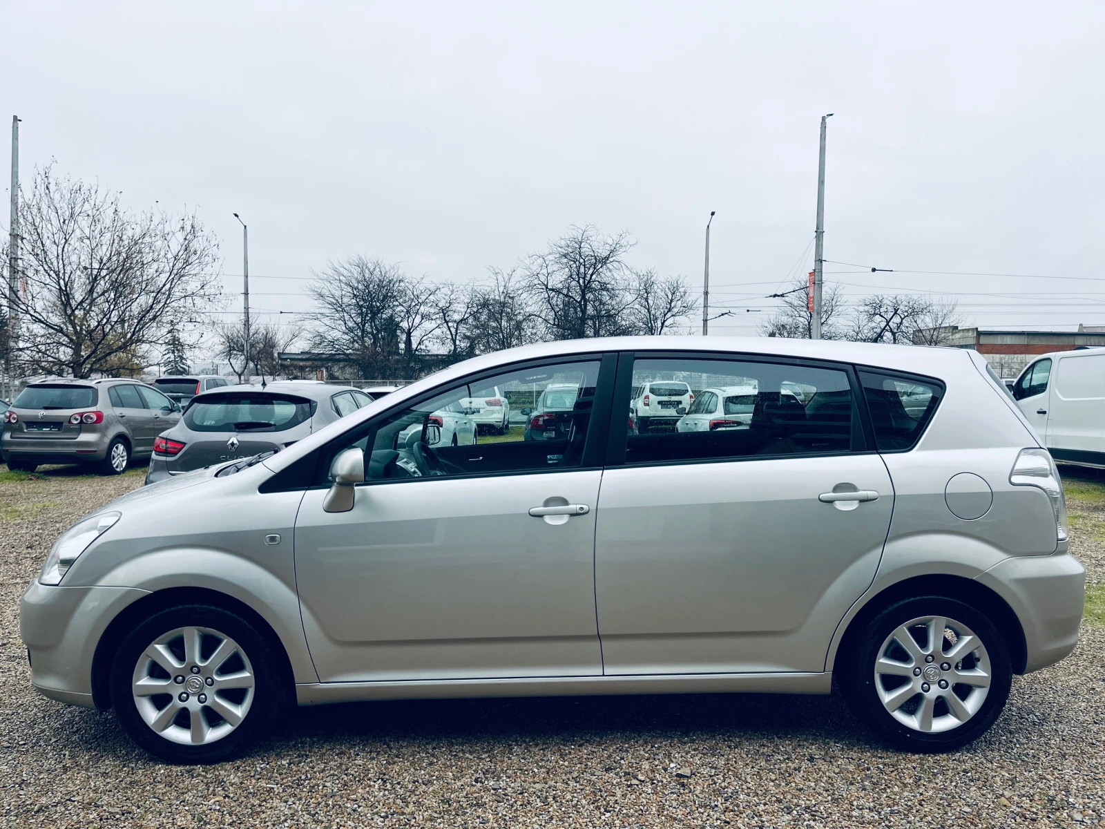 Toyota Corolla verso 1.6i  Перфектна - изображение 4