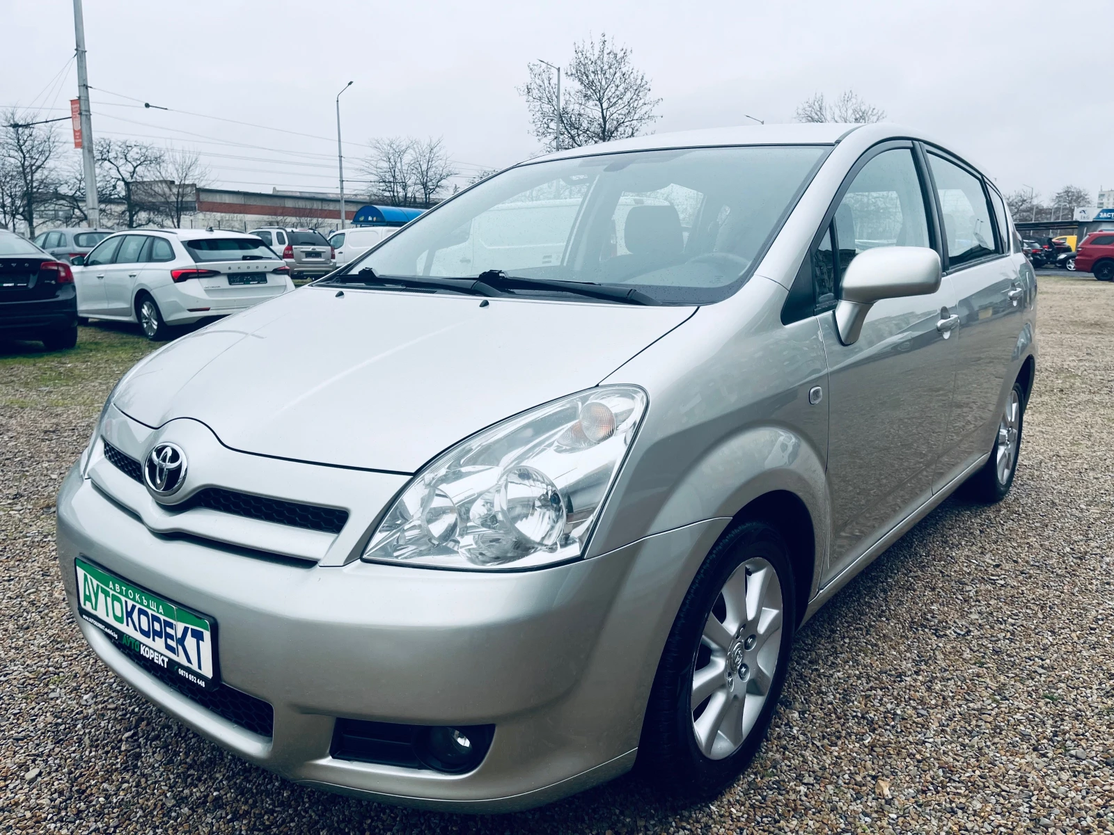 Toyota Corolla verso 1.6i  Перфектна - изображение 3