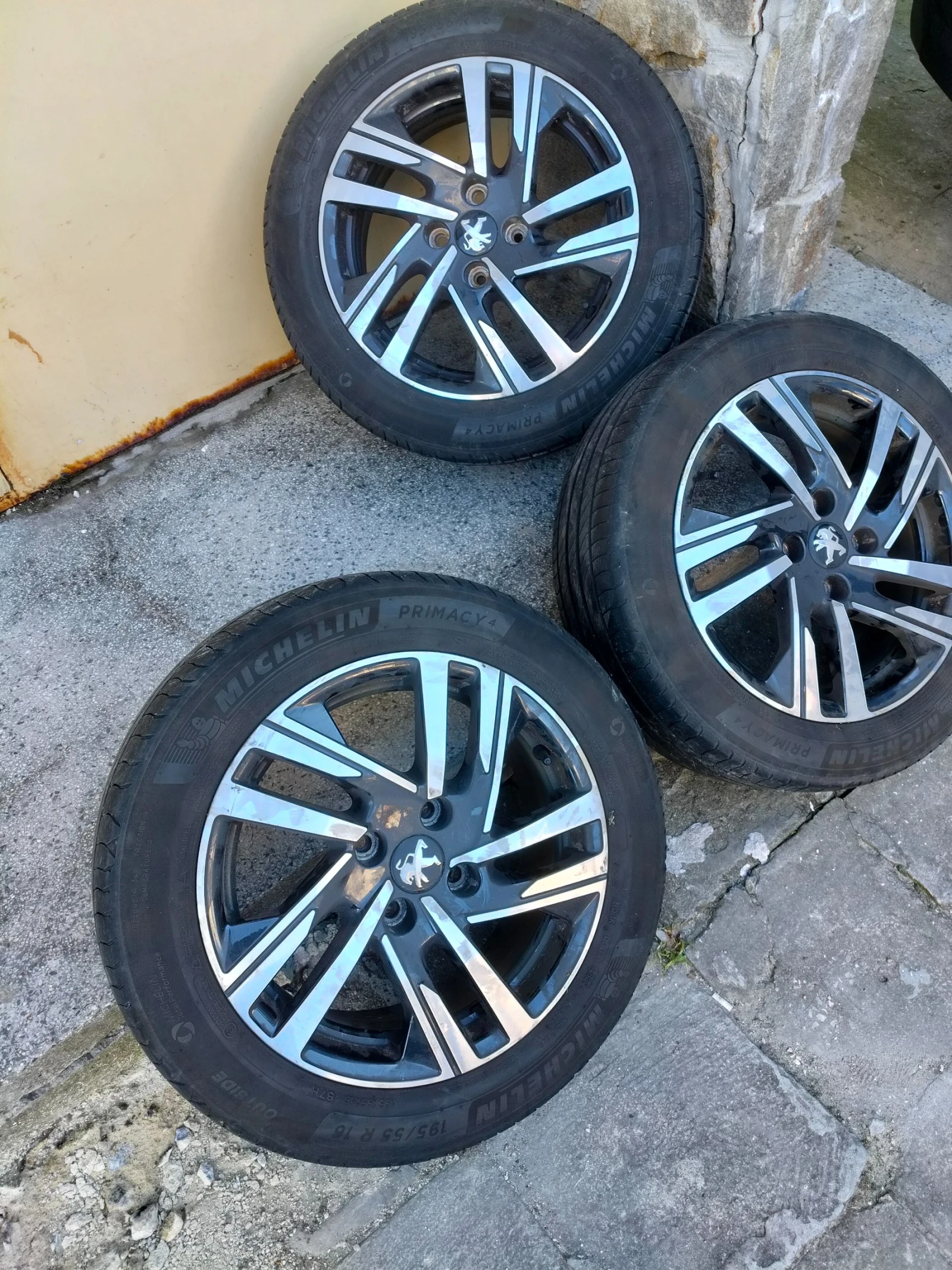 Peugeot 208 1.2 puretech, снимка 10 - Автомобили и джипове - 53847726