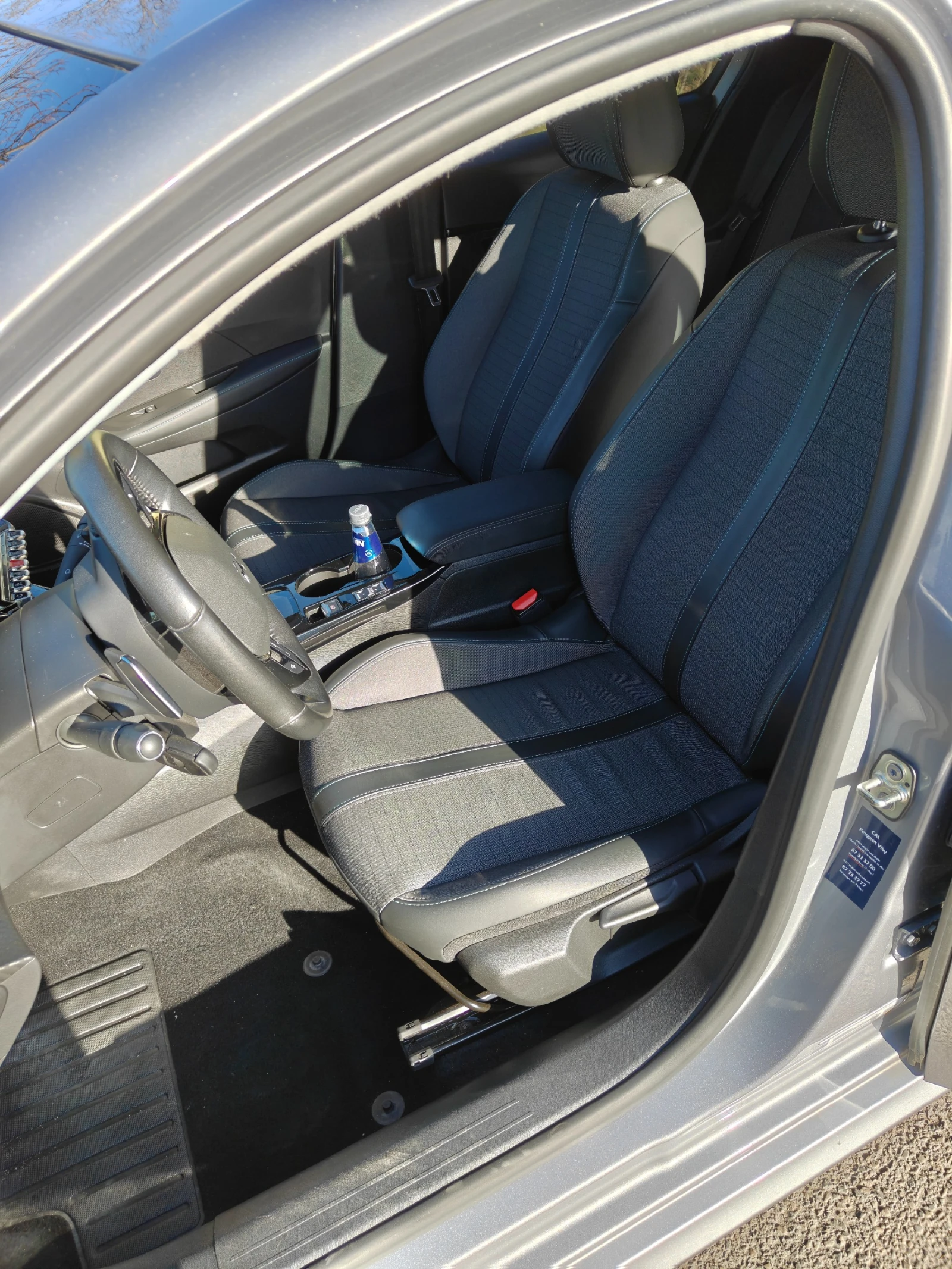 Peugeot 208 1.2 puretech, снимка 8 - Автомобили и джипове - 53847726